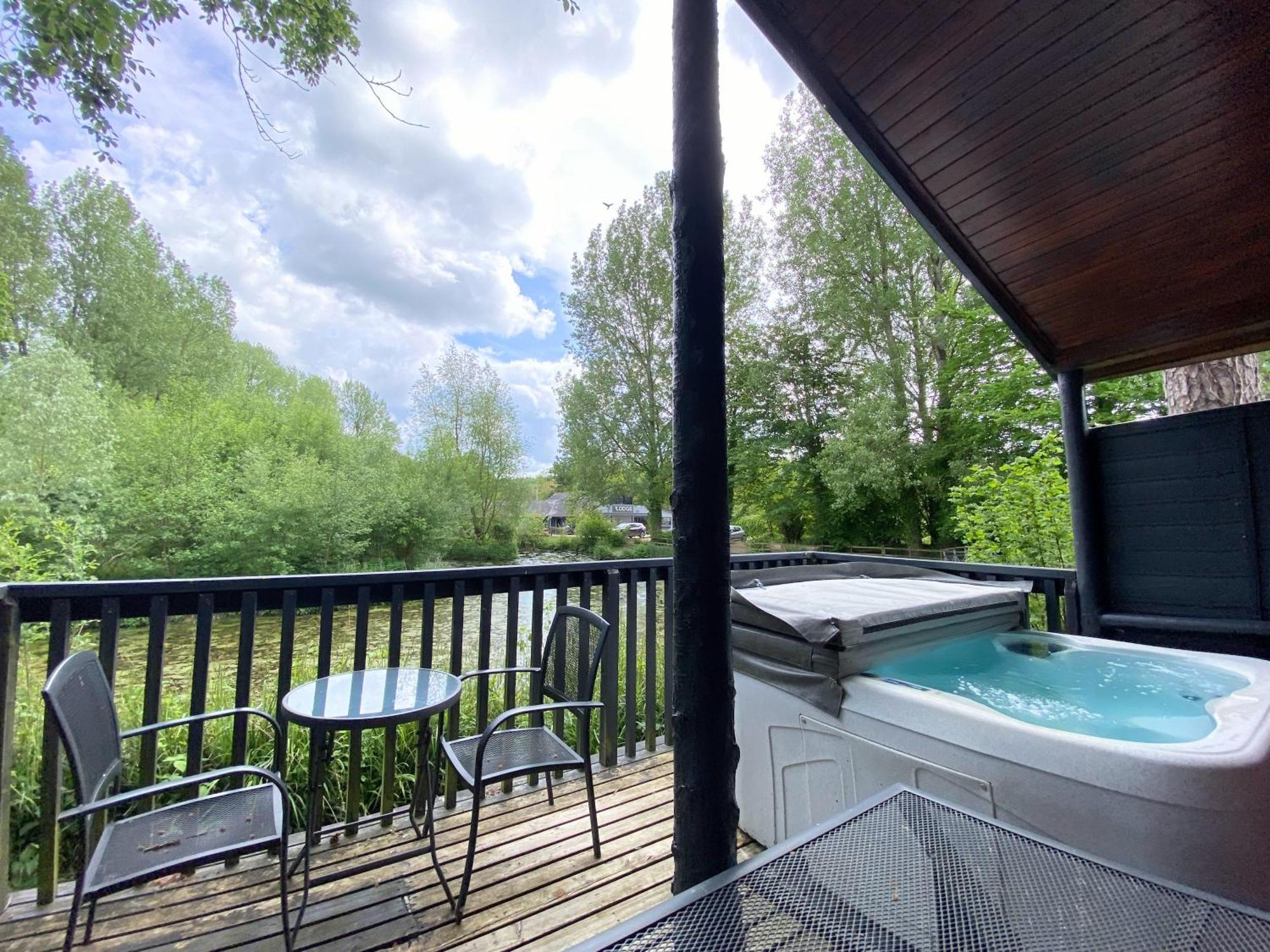 Otter 4 Hot Tub - Huntersmoon-Warminster-Bath-Salisbury 빌라 외부 사진