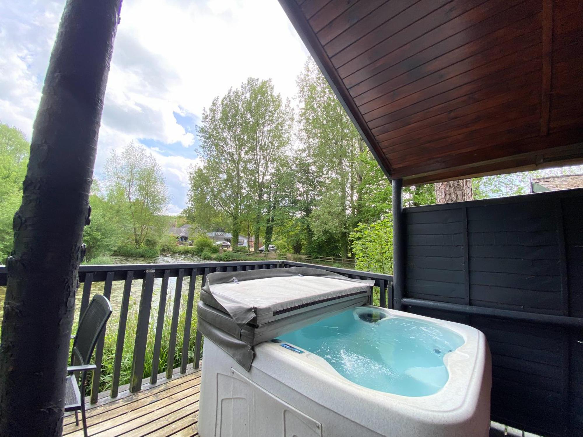 Otter 4 Hot Tub - Huntersmoon-Warminster-Bath-Salisbury 빌라 외부 사진